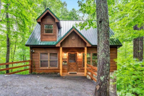 Romantic and Cozy 1BR Hot Tub Pool Table FREE Attraction Tickets